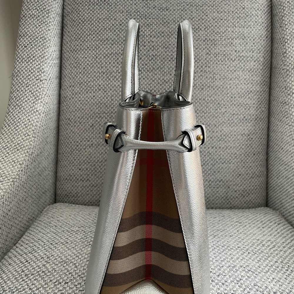 Burberry House Check Banner Bag - Picture 5 of 10